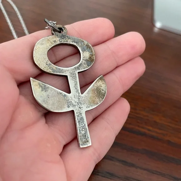 James Avery Silver Flower Pendant on chain - Picture 3 of 6